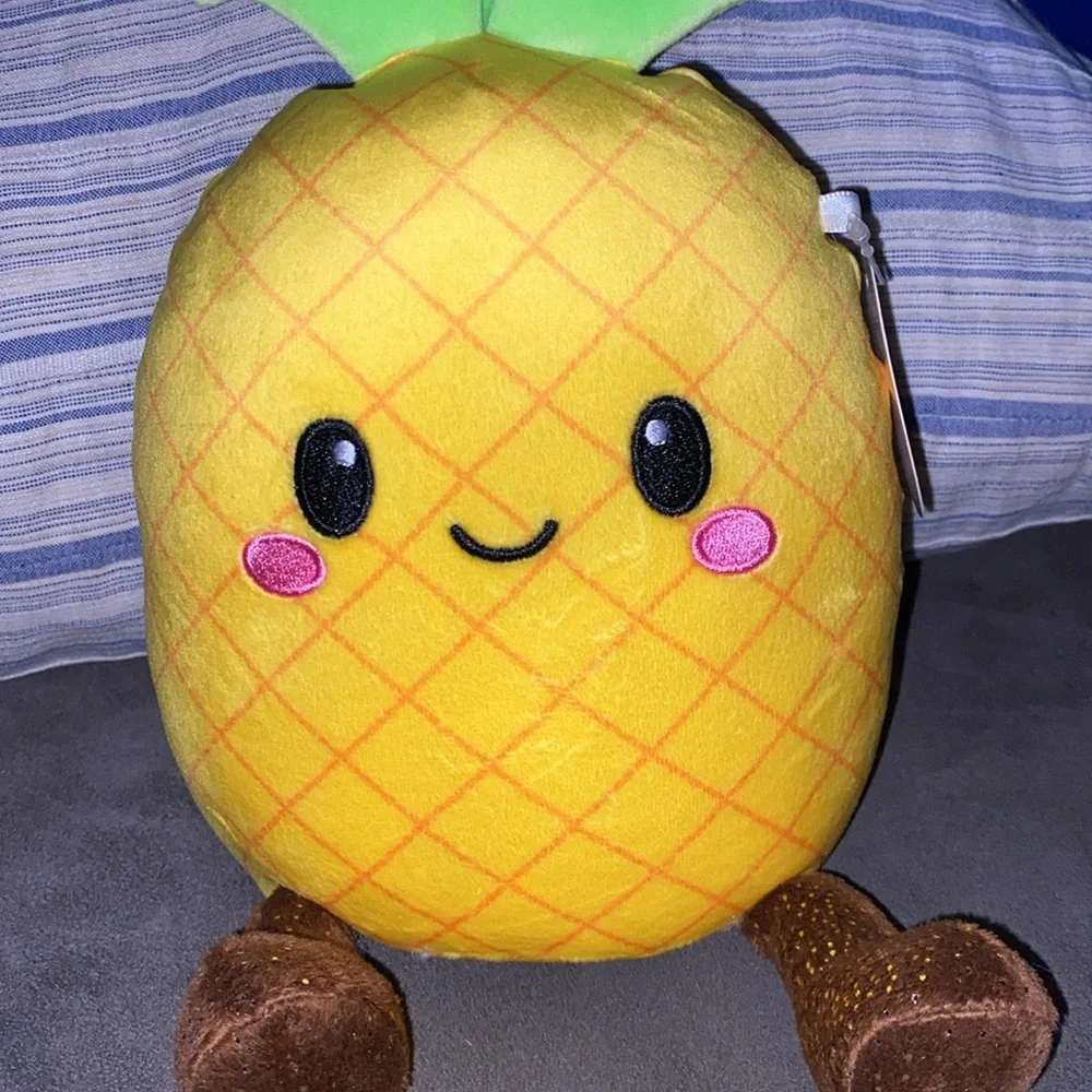 Cute and cuddly pineapple plush - Picture 2 of 4
